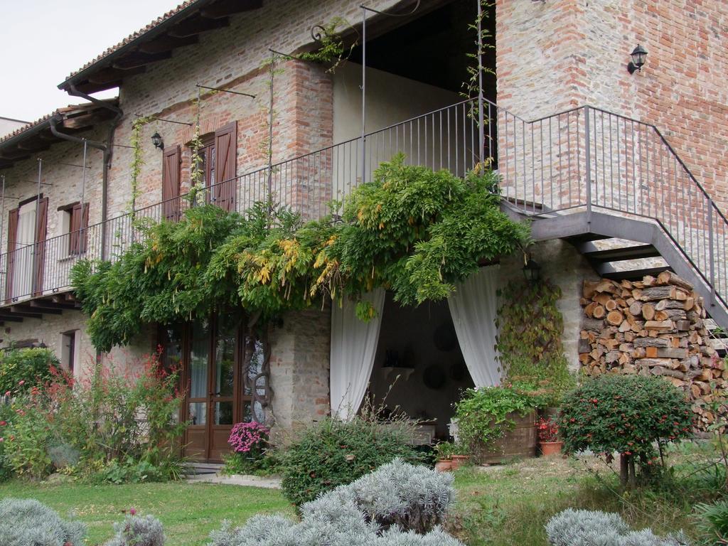 Casa Branzele Bed & Breakfast Trezzo Tinella Exterior photo