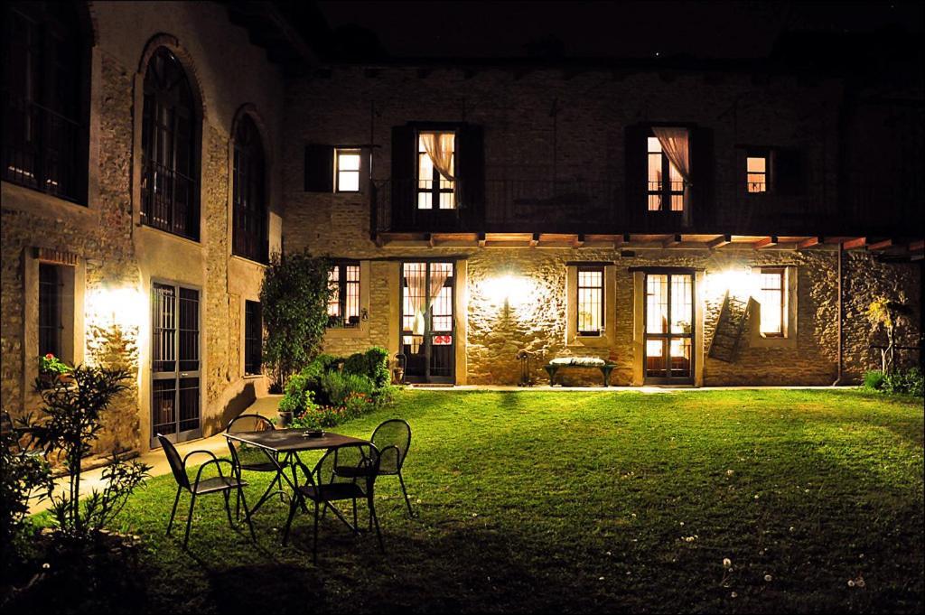 Casa Branzele Bed & Breakfast Trezzo Tinella Exterior photo