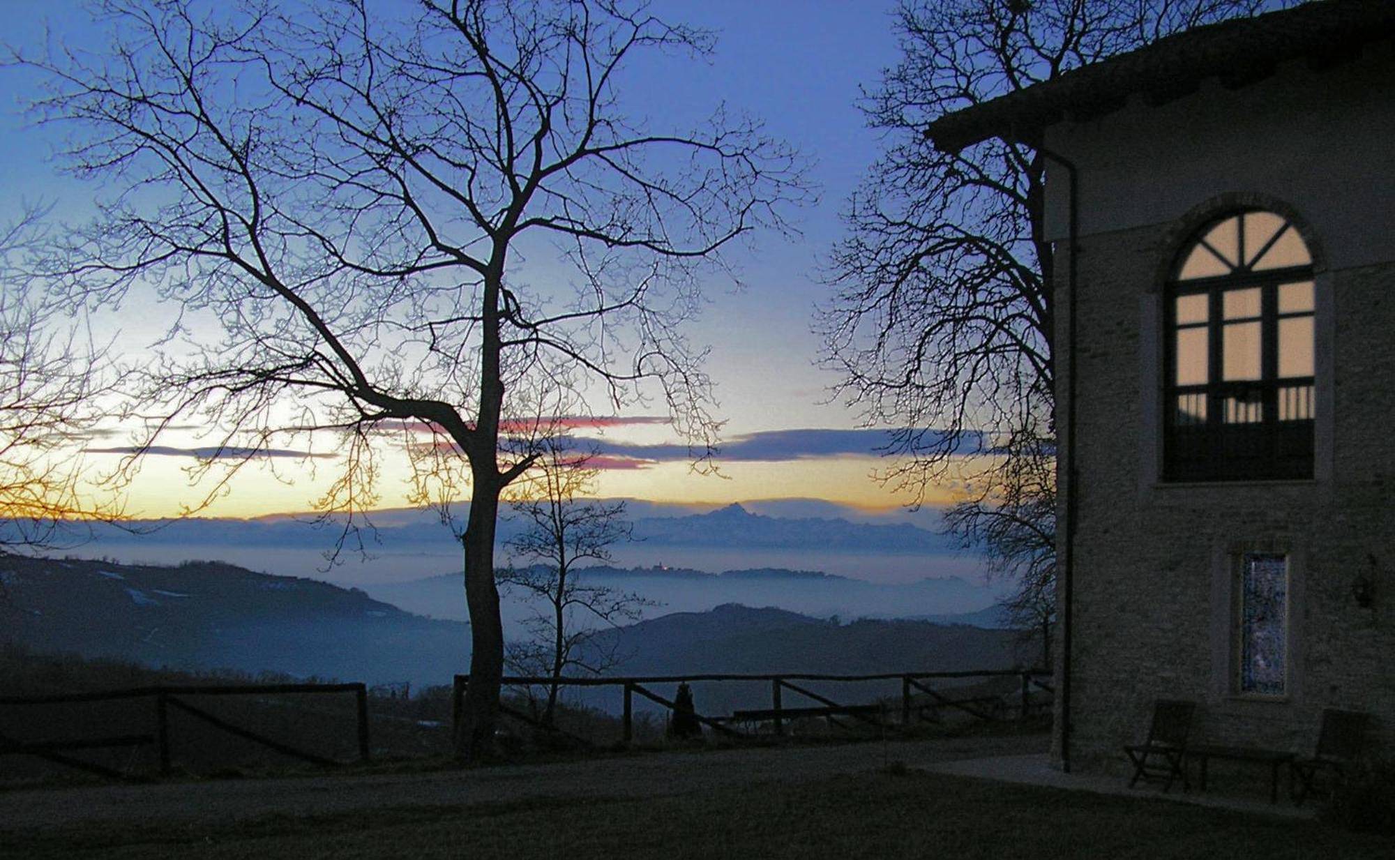 Casa Branzele Bed & Breakfast Trezzo Tinella Exterior photo